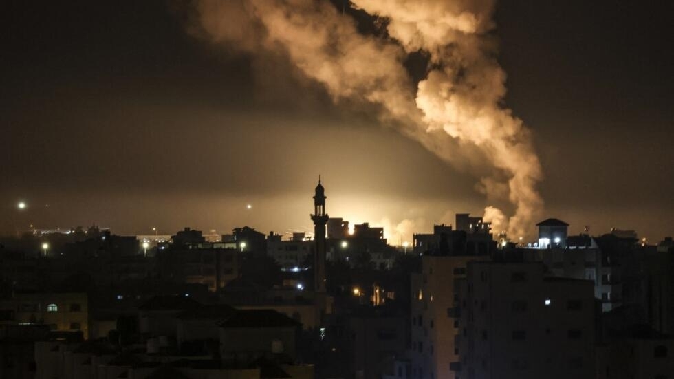 العدوان الإسرائيلي على قطاع غزة: عدد الشهداء يرتفع إلى أكثر من 7700 بينهم 3000 طفل